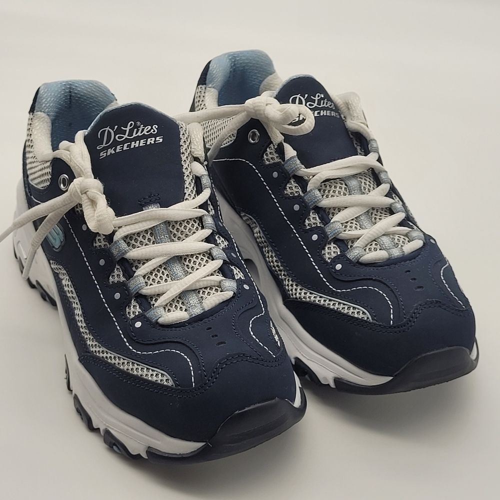Skechers D'Lites Life Saver Memory Foam Sneakers - Women's Size 7 Navy/White